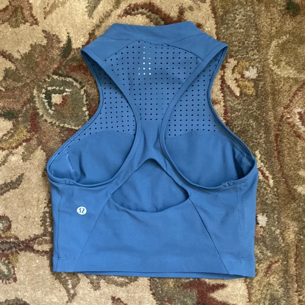 Lululemon Unleashed Strength Sports Bra Teal Color.